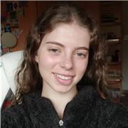 Estudiante universitaria con intención de dar clases a alumnos de primaria, ESO y bachillerato entre otros. Me especializo en las asignaturas de ciencias, aunque estoy dispuesta a enseñar temas fuera de ese ámbito (historia, inglés...)